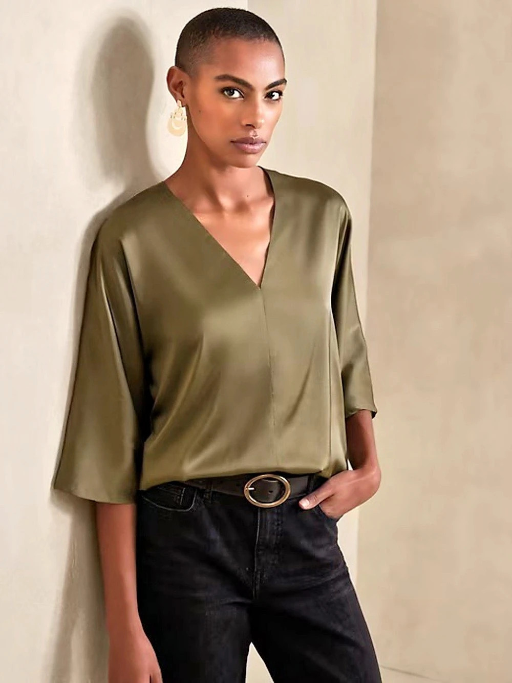 Banana Republic Satin V-Neck Blouse in Olive Green, Small, Like New